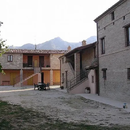 Villa Zona Artigianale Callarella Sleeps 7 Pool *