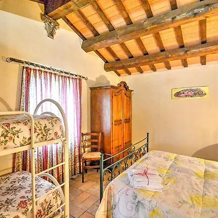 Villa Zona Artigianale Callarella Sleeps 7 Pool