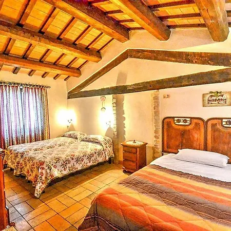 Zona Artigianale Callarella Sleeps 7 Pool Villa Sarnano